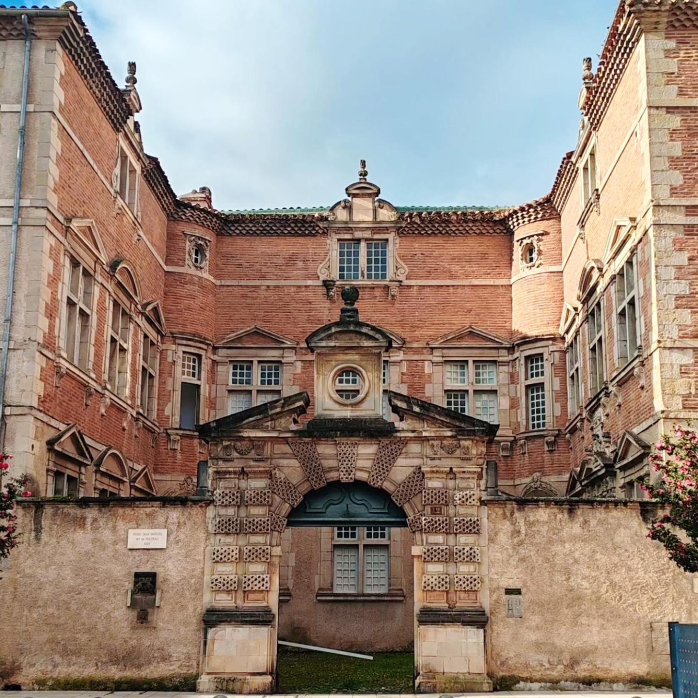 Appartement Bulle D'Antan En Coeur De Ville - Monument Classe Historique - Grand Jaccuzi Castres  Dış mekan fotoğraf