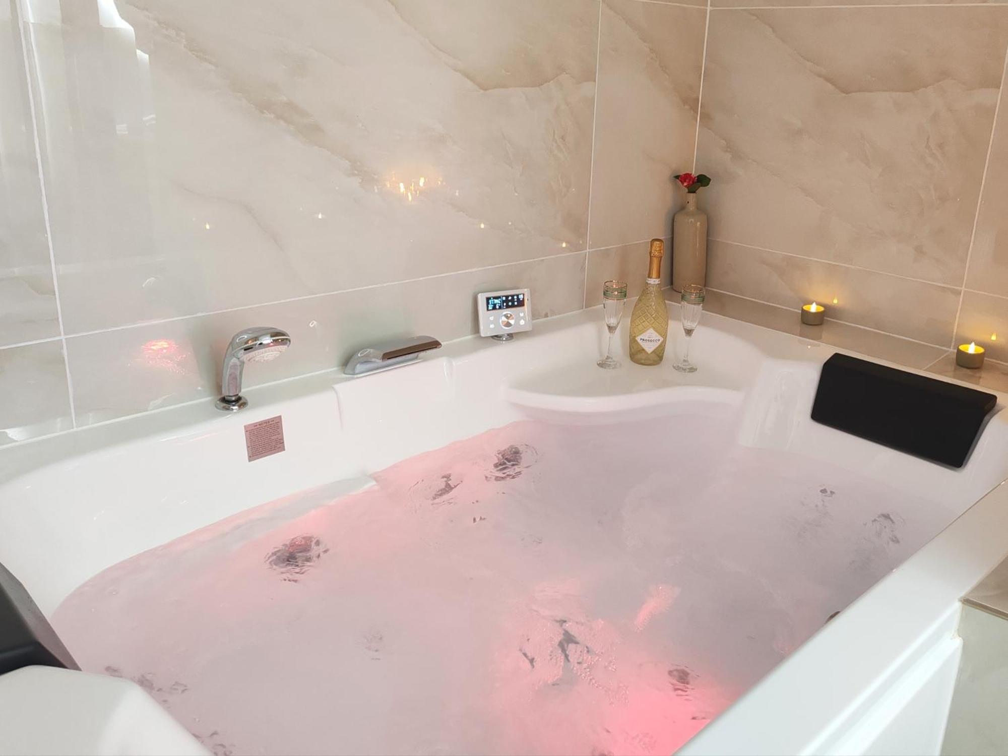 Appartement Bulle D'Antan En Coeur De Ville - Monument Classe Historique - Grand Jaccuzi Castres  Dış mekan fotoğraf
